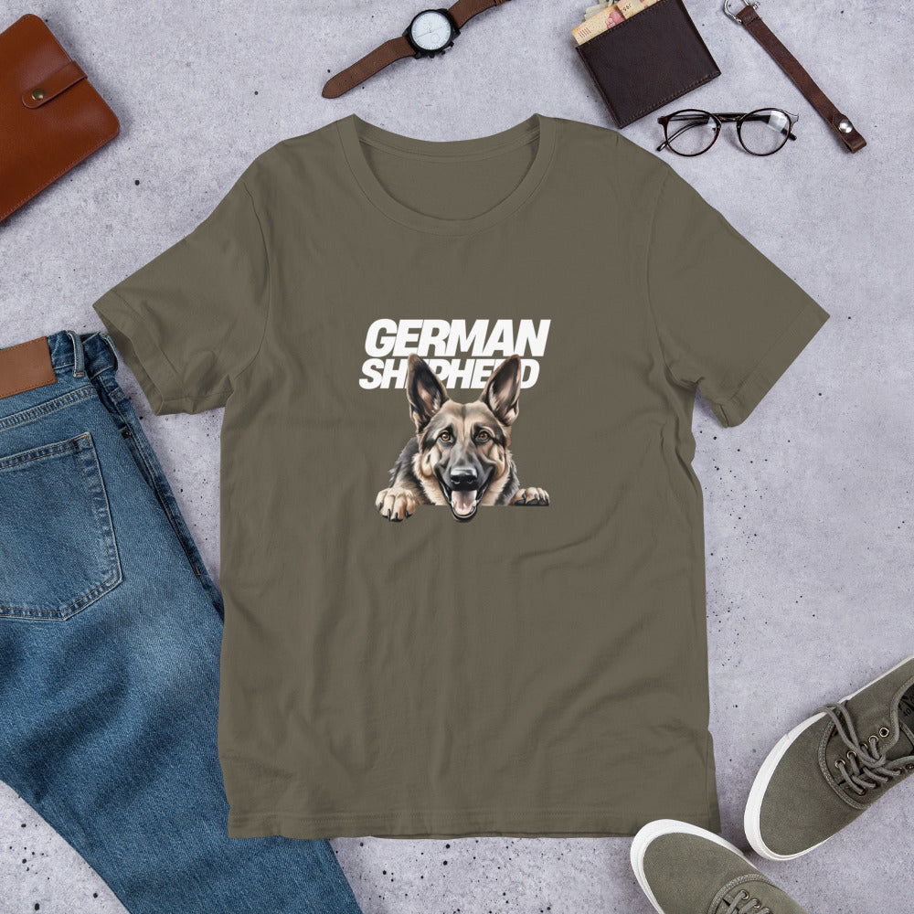 Armeijanvihreä t-paita, jossa saksanpaimenkoiran kuva ja valkoinen teksti "German Shepherd".
