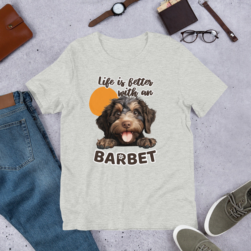 Harmaa t-paita, jossa barbetin kuva ja teksti "Life is better with a BARBET".