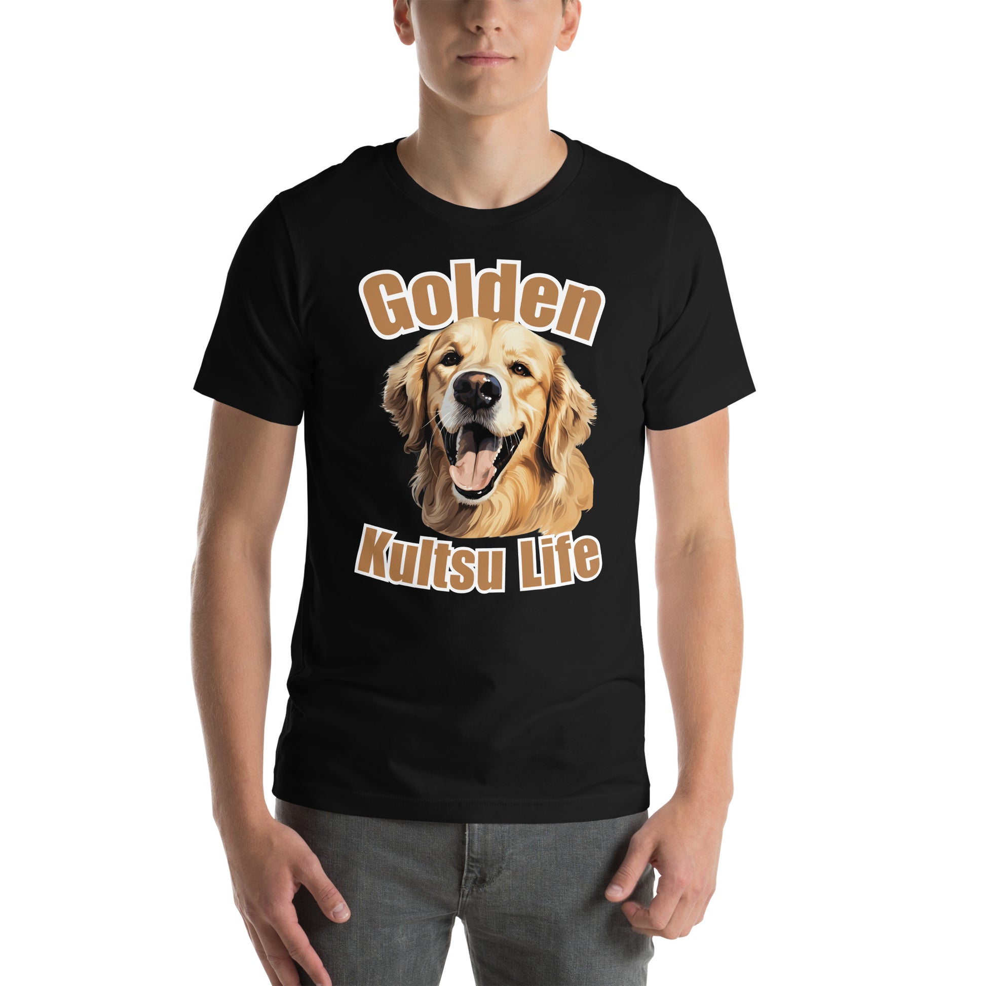 Mies päällään musta unisex t-paita, jossa hymyilevän kultaisennoutajan kuva ja teksti "Golden Kultsu Life".