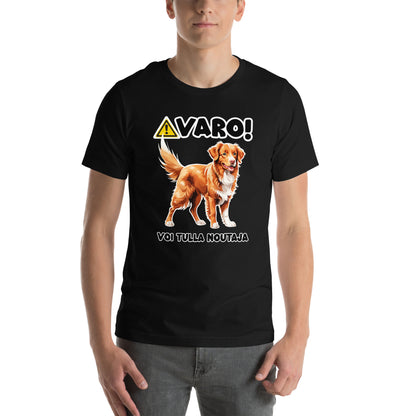 Musta unisex t-paita, jossa novascotiannoutajan kuva ja teksti "VARO! Voi tulla noutaja".