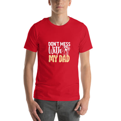 Punainen t-paita, jossa koiran kuva ja teksti valkoisella: "Don't mess with my dad".