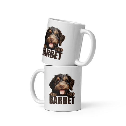 Kaksi valkoista mukia, joissa barbet-koiran kuva ja ruskea teksti "barbet".